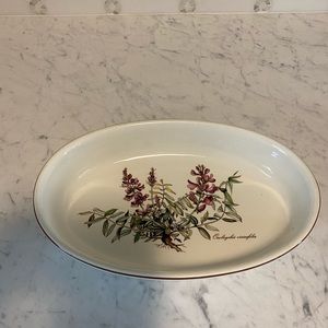 Mint Condition Villeroy & Boch Oval Baker